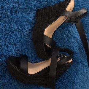 Black wedges